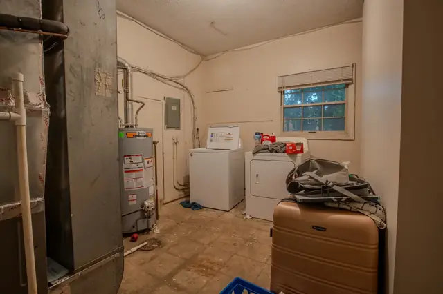 In unit laundry, 1522 Burcham Dr, East Lansing student rental