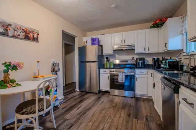 Kitchen and dining nook, 1522 Burcham Dr, East Lansing student rental