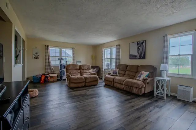 Living room, 1522 Burcham Dr, East Lansing student rental