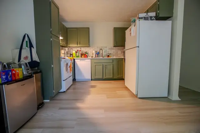Kitchen, 1524 Burcham Dr, East Lansing student rental