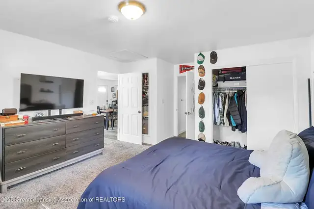 Bedroom, 1542 Ann Street, East Lansing student rental