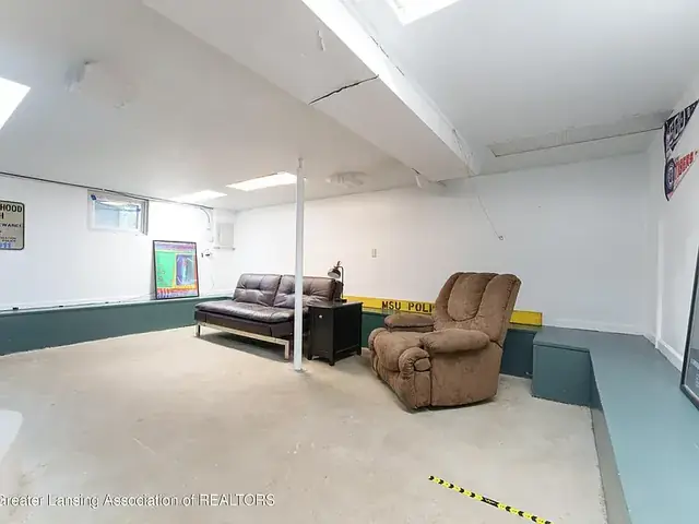 Basement hangout, 646 N Hagadorn, East Lansing student rental