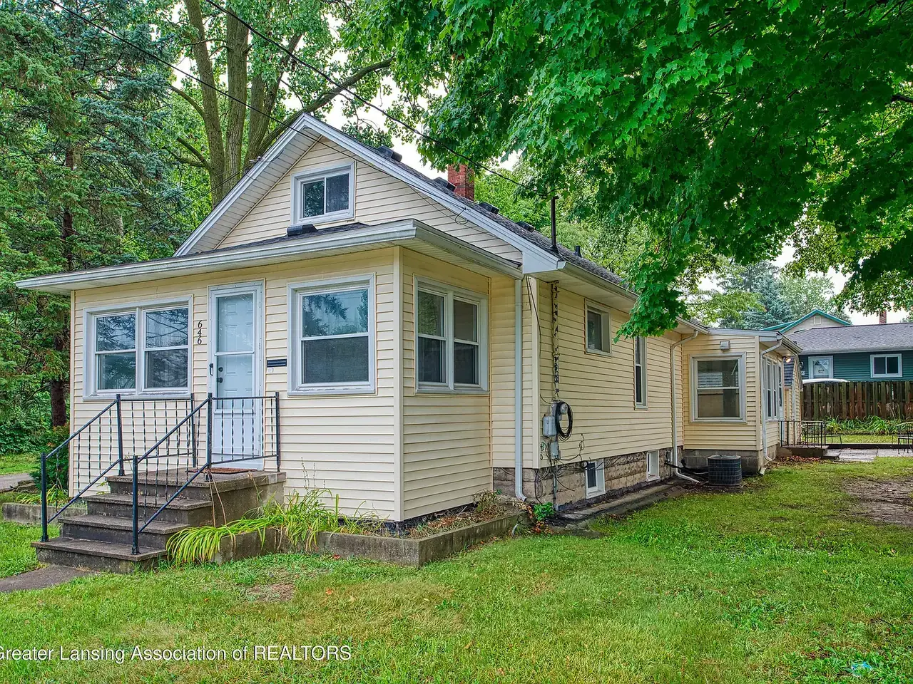 646 N Hagadorn in East Lansing, MI
