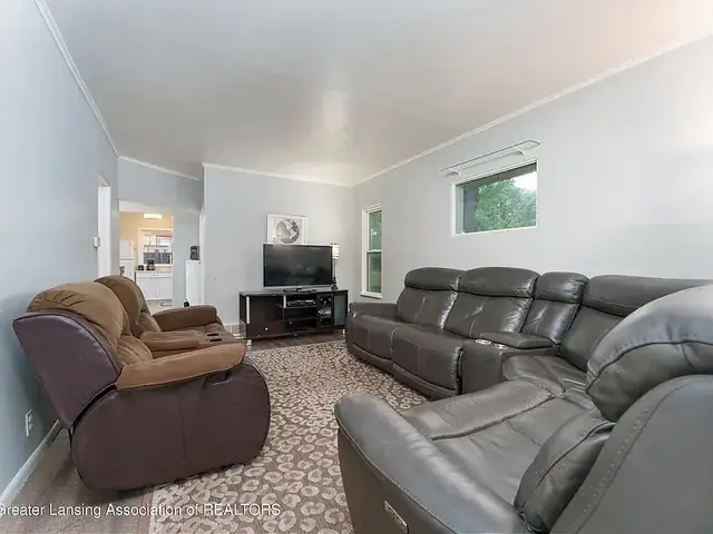 Living room, 646 N Hagadorn, East Lansing student rental